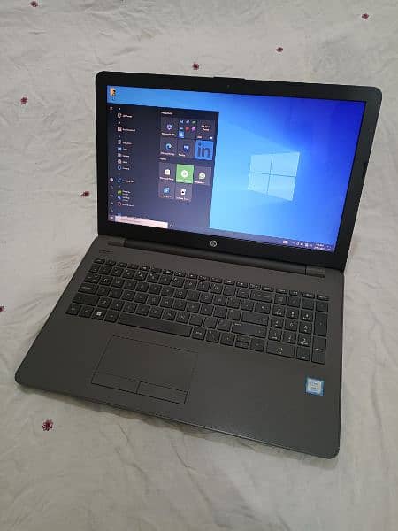 HP 15 BS058C8 — Intel Core i5 (7th Gen), 8 GB RAM, 256 GB SSD, 15.6″